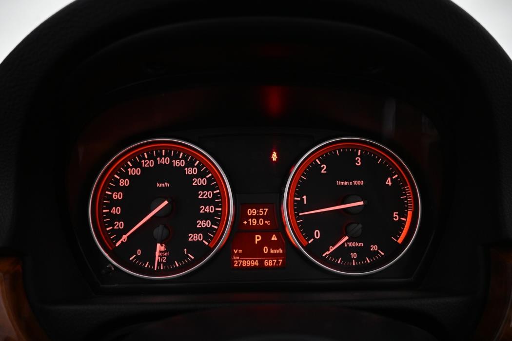 BMW 325 2009