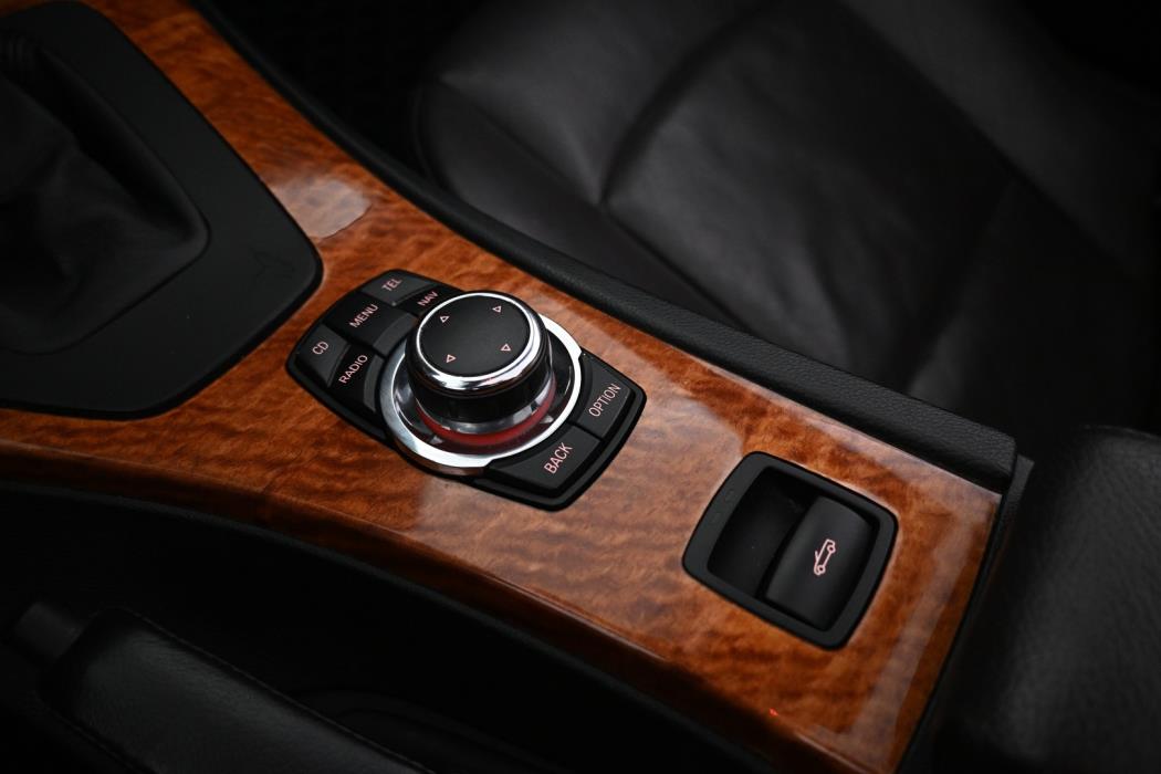 BMW 325 2009