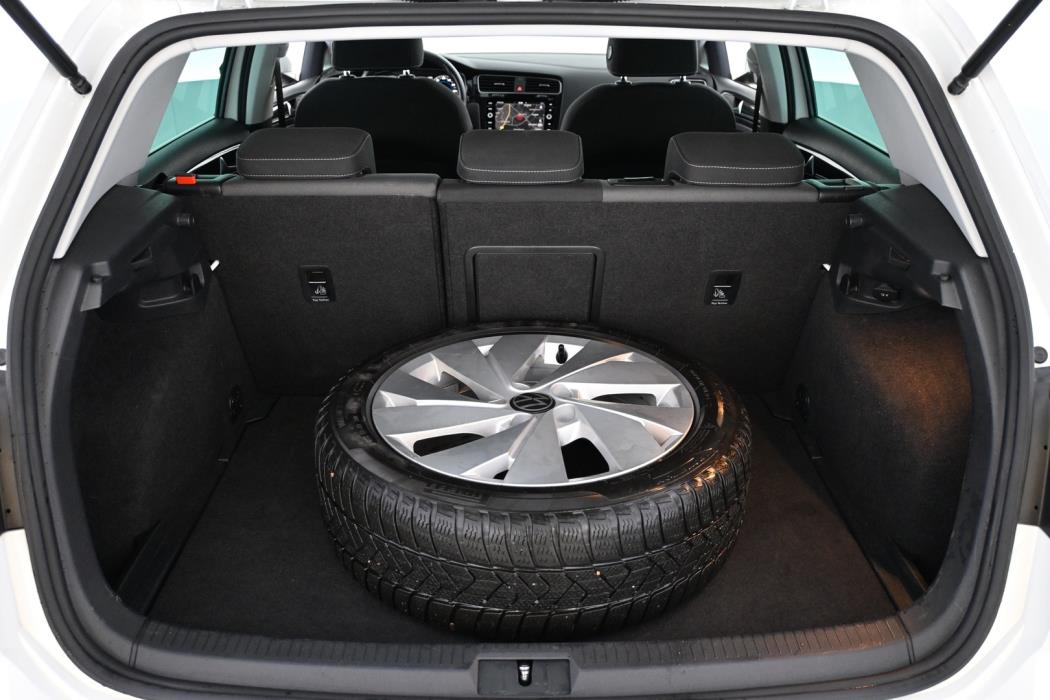 VOLKSWAGEN Golf 2018