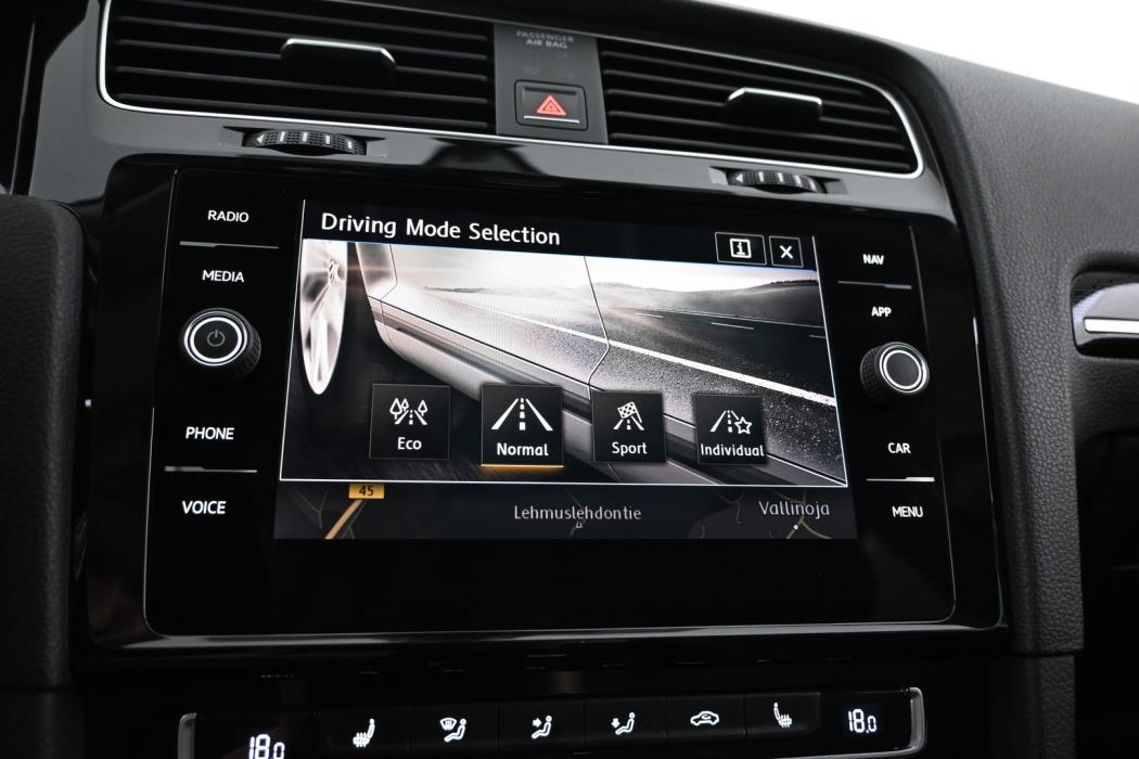 VOLKSWAGEN Golf 2018