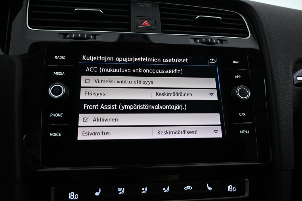 VOLKSWAGEN Golf 2018