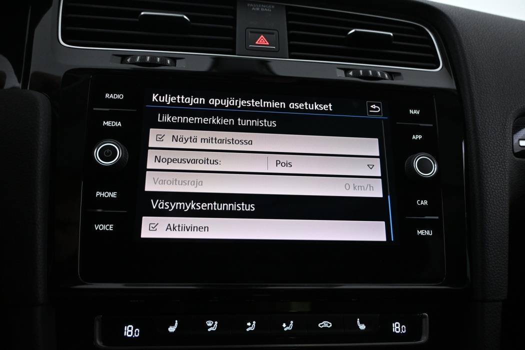 VOLKSWAGEN Golf 2018