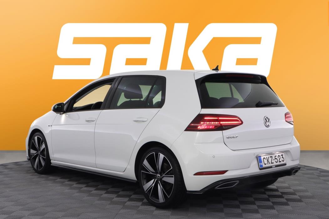 VOLKSWAGEN Golf 2018