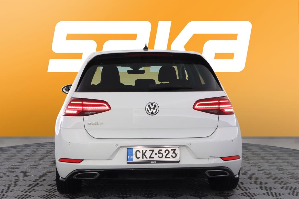 VOLKSWAGEN Golf 2018