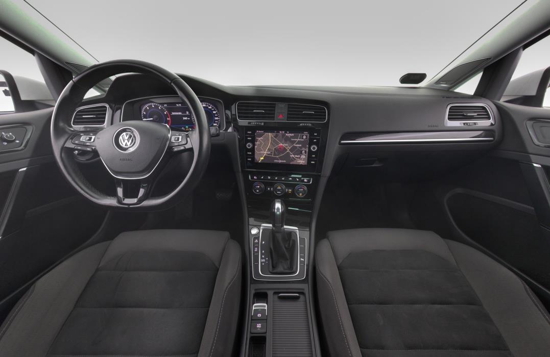 VOLKSWAGEN Golf 2018