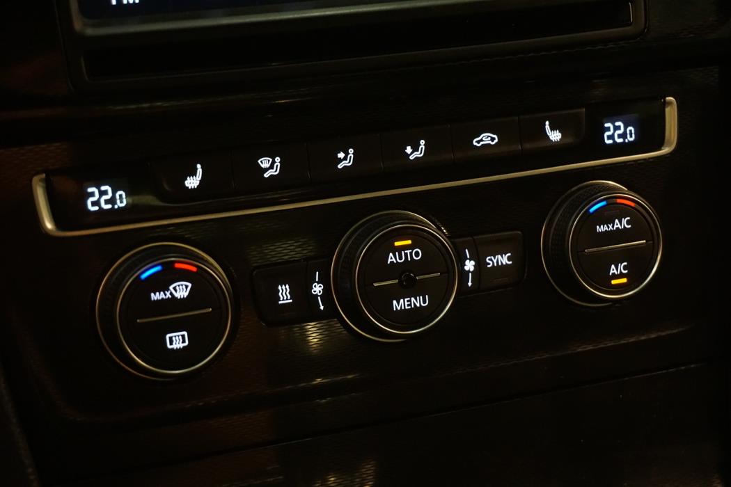 VOLKSWAGEN Golf 2015