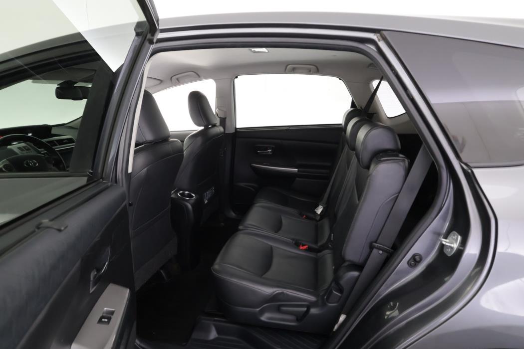 TOYOTA Prius 2015