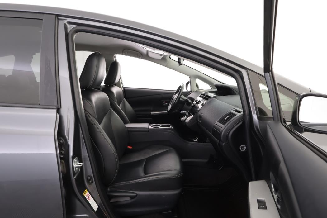 TOYOTA Prius 2015