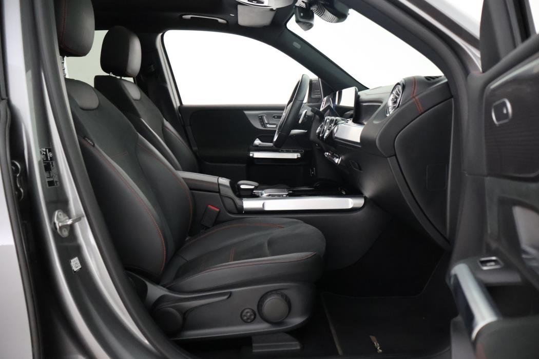 MERCEDES-BENZ EQB 2022