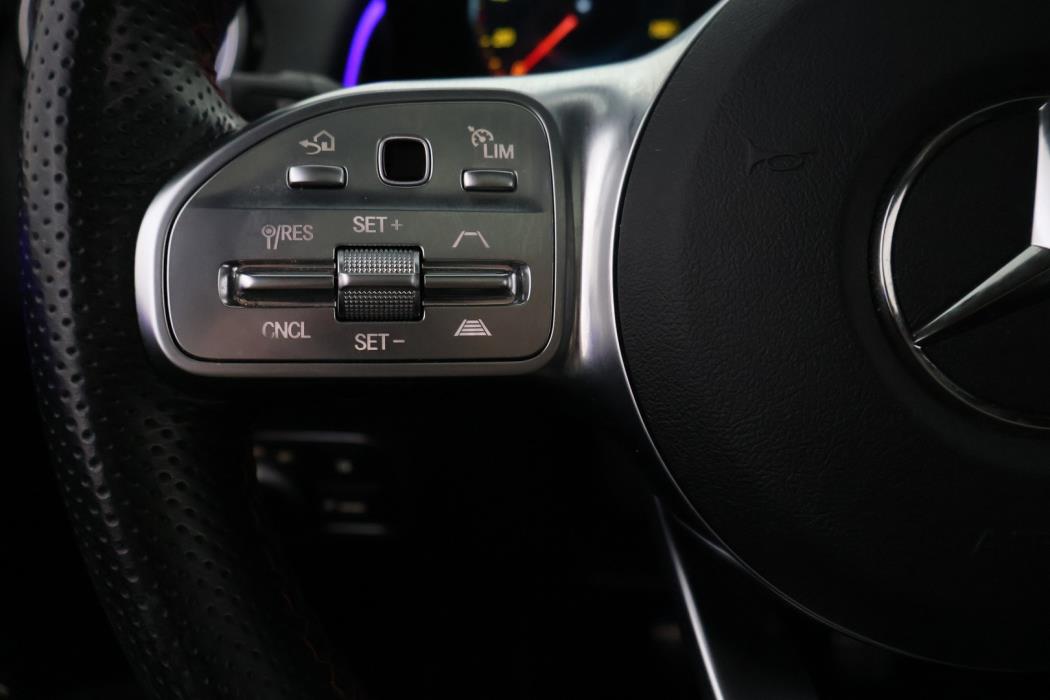 MERCEDES-BENZ EQB 2022