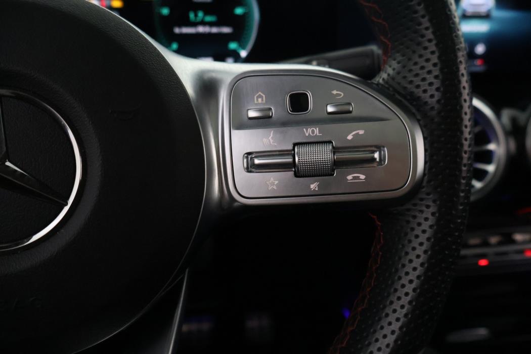 MERCEDES-BENZ EQB 2022
