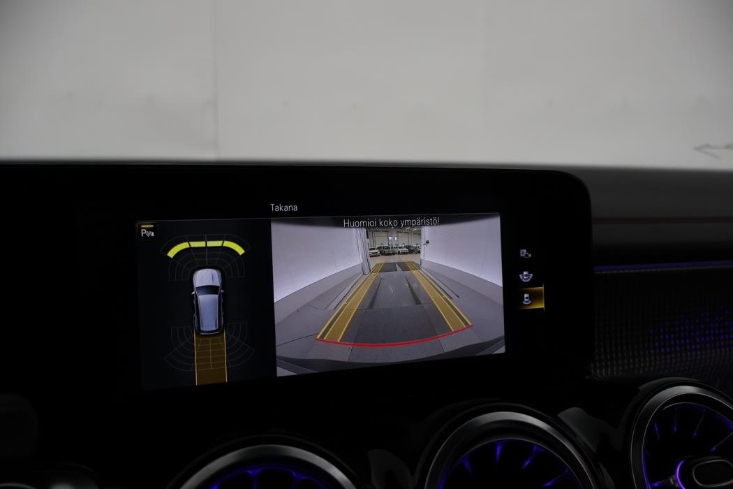 MERCEDES-BENZ EQB 2022