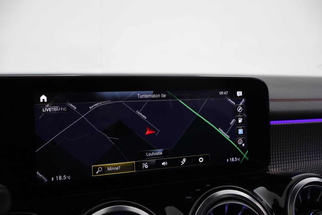 MERCEDES-BENZ EQB 2022