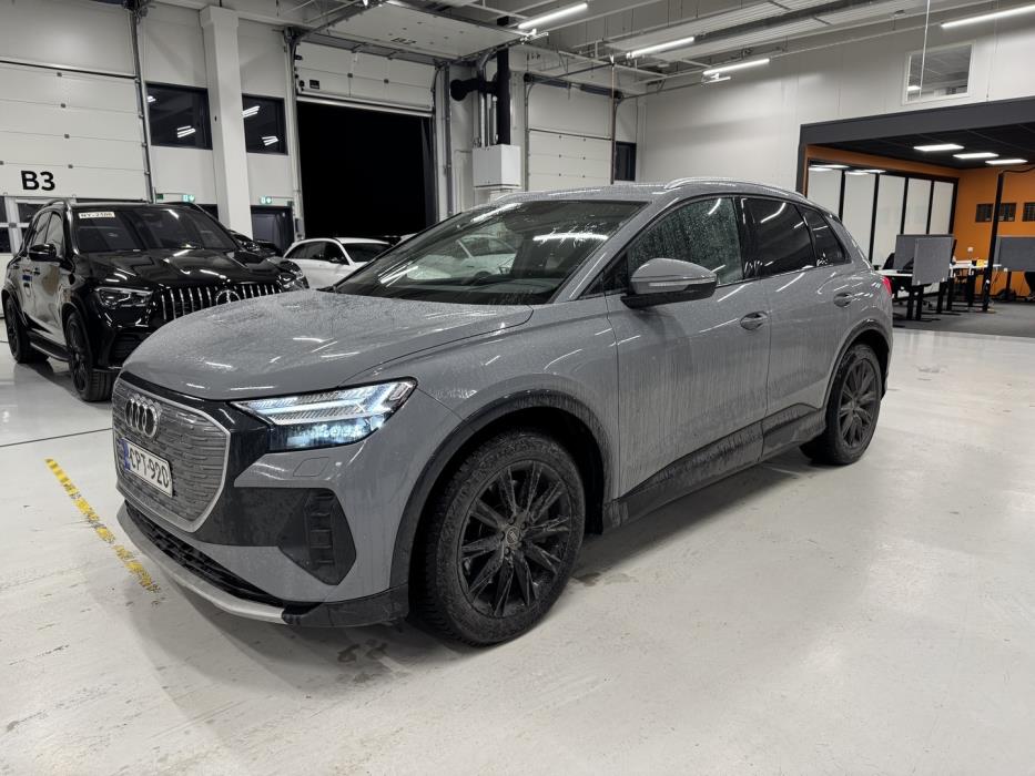 AUDI Q4 e-tron 2021