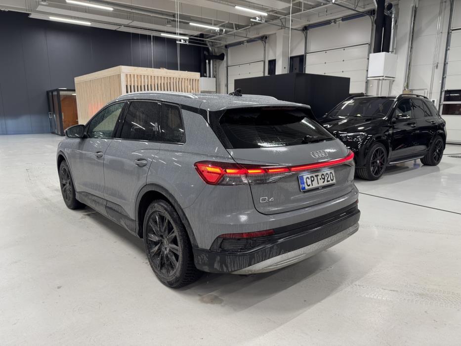 AUDI Q4 e-tron 2021
