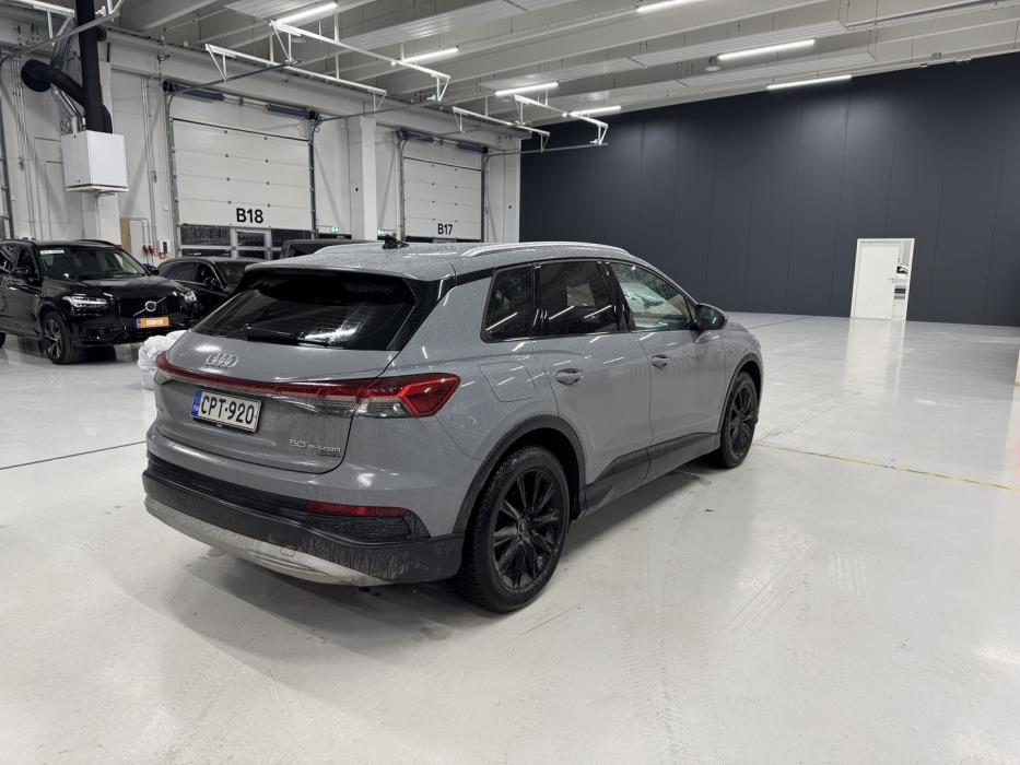 AUDI Q4 e-tron 2021