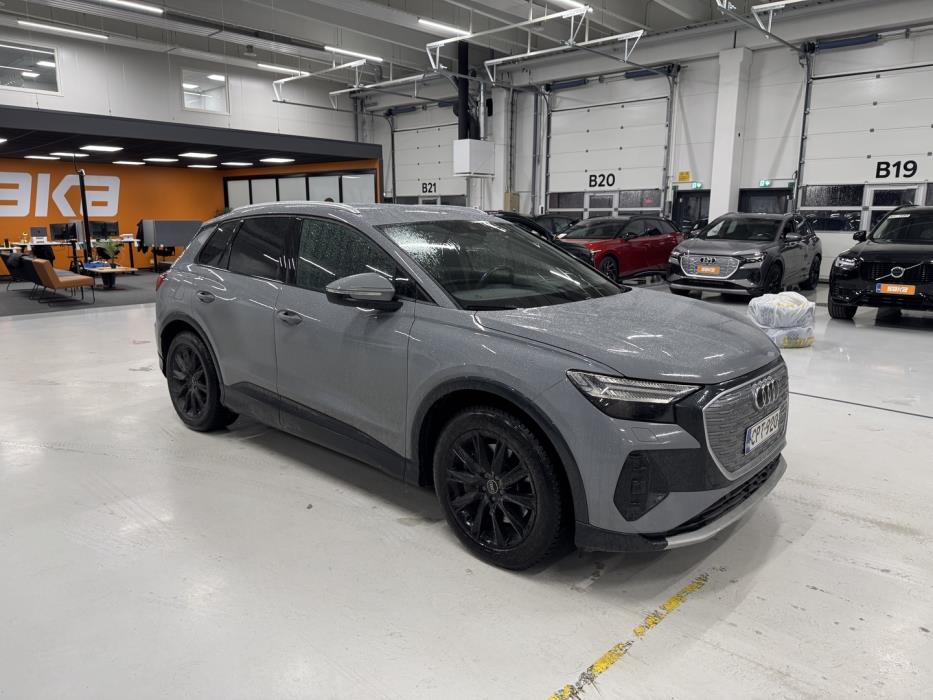 AUDI Q4 e-tron 2021