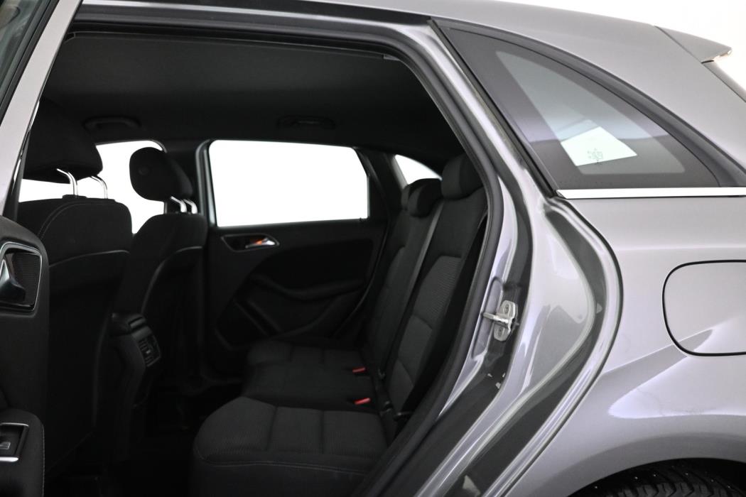 MERCEDES-BENZ B 2016