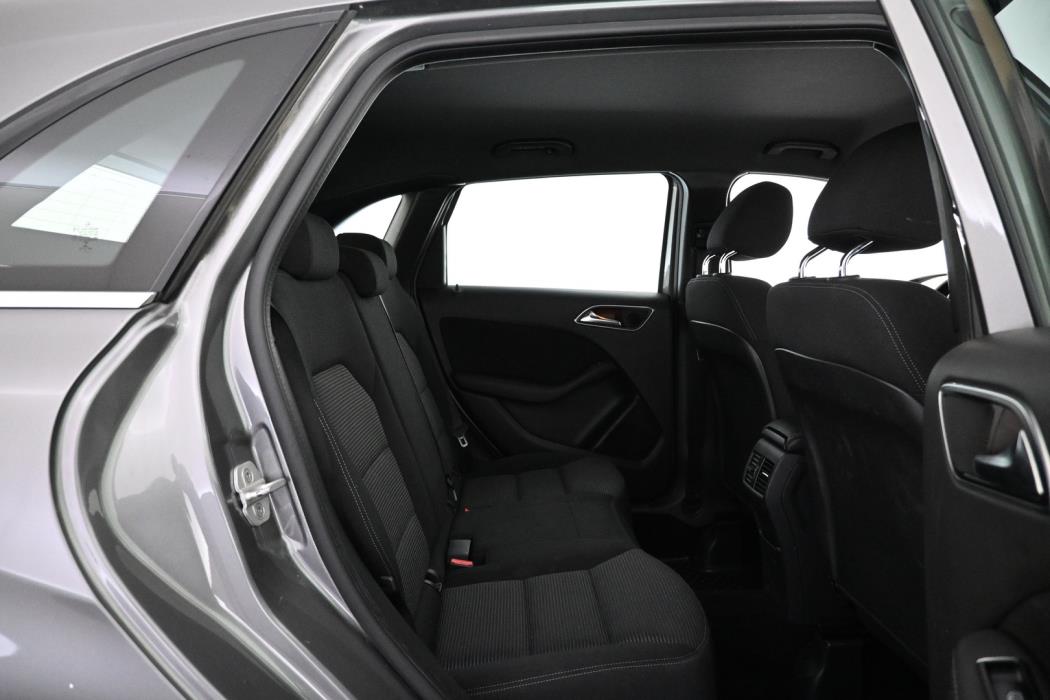 MERCEDES-BENZ B 2016