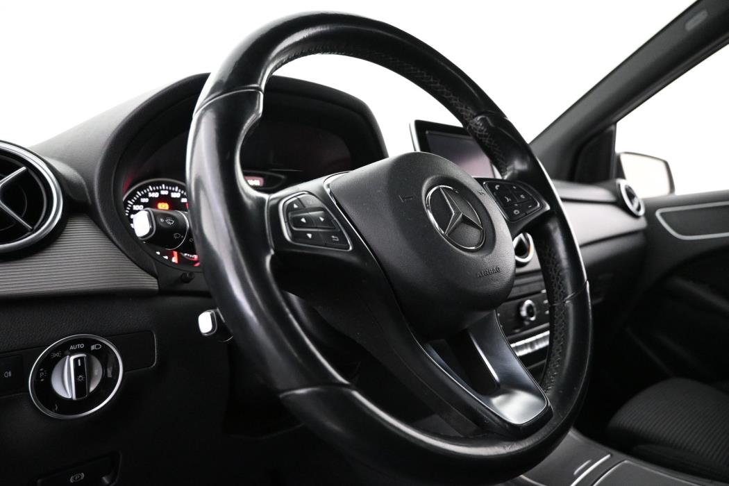 MERCEDES-BENZ B 2016