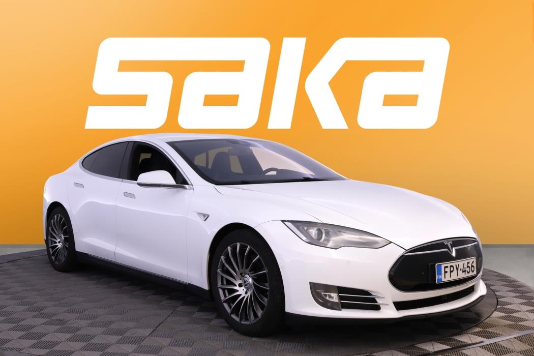 TESLA Model S 2015