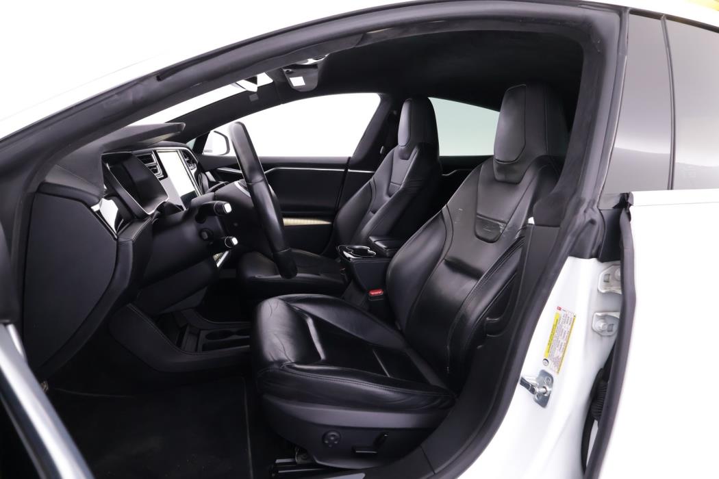 TESLA Model S 2015