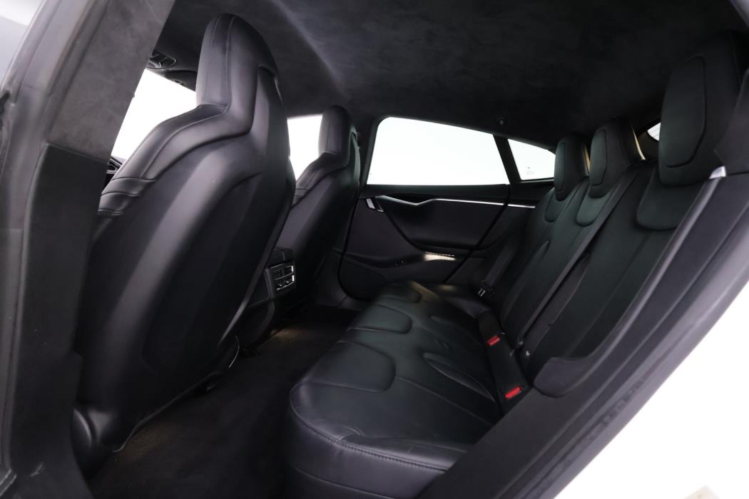 TESLA Model S 2015