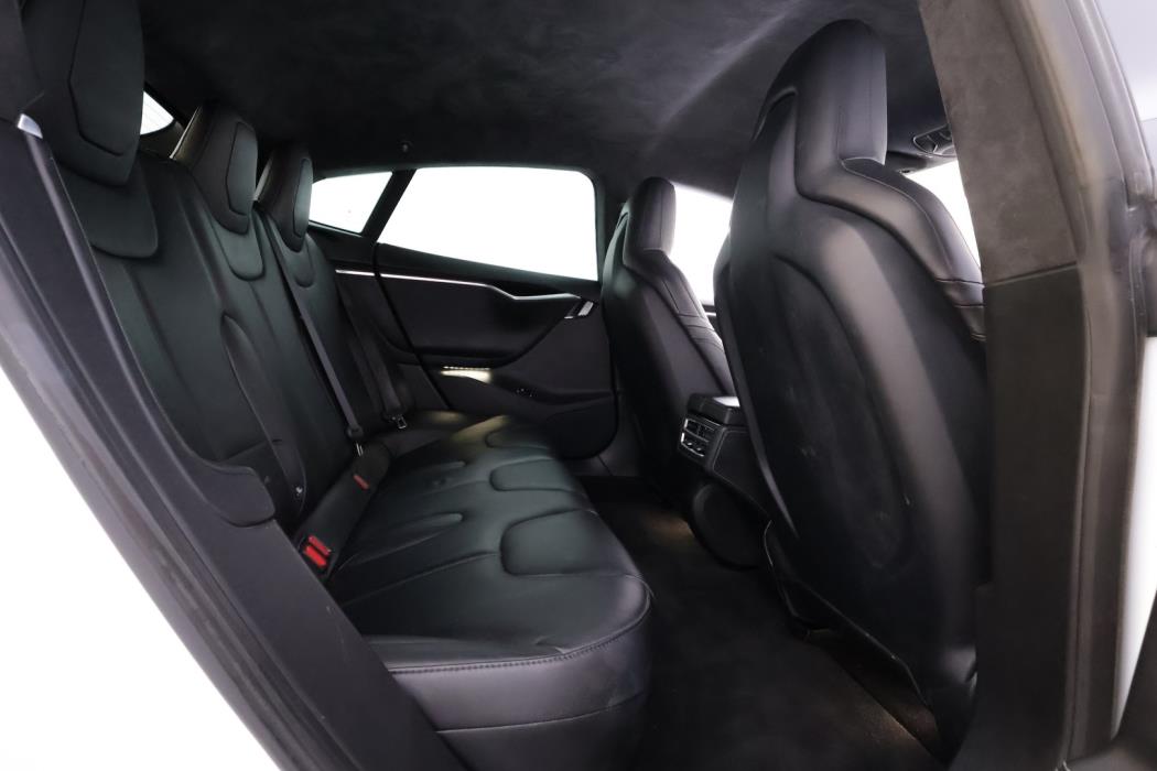 TESLA Model S 2015