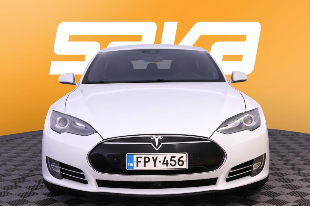 TESLA Model S 2015