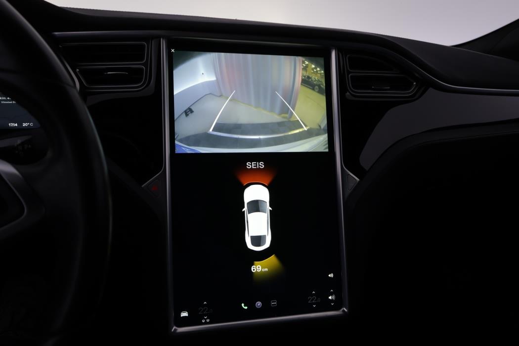 TESLA Model S 2015