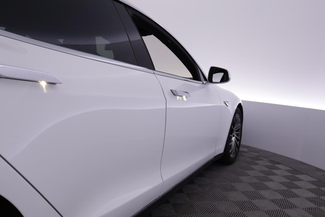TESLA Model S 2015
