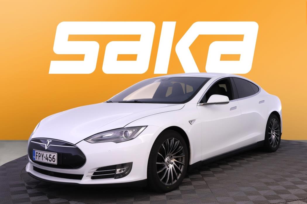 TESLA Model S 2015