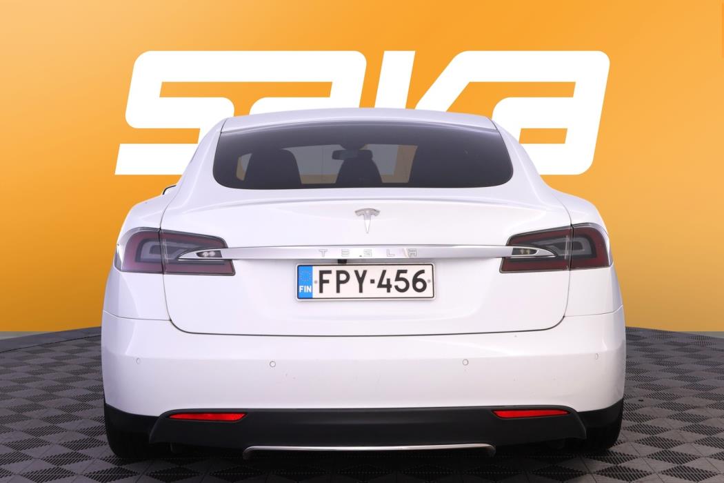 TESLA Model S 2015