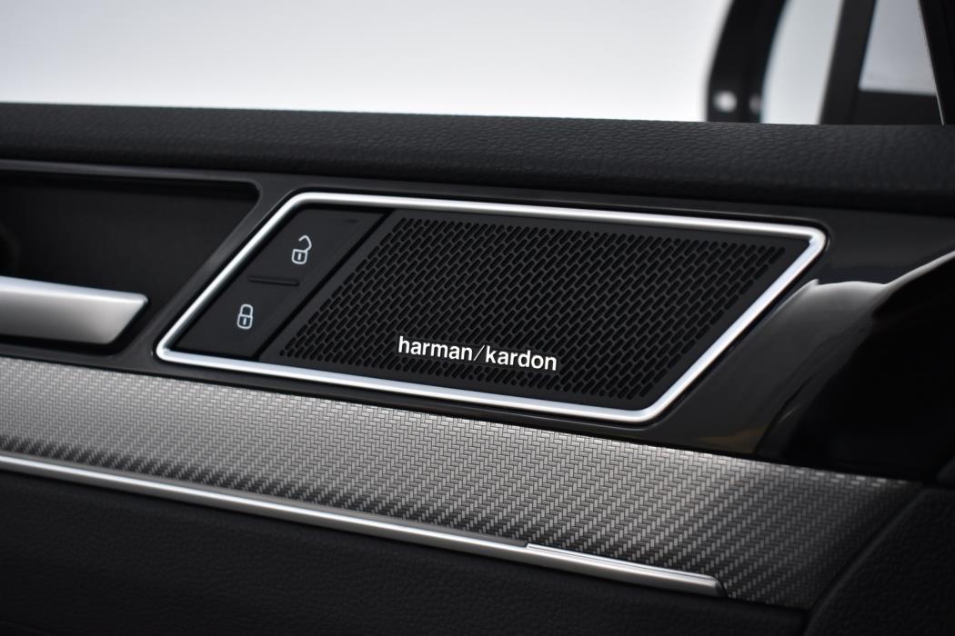 VOLKSWAGEN Passat 2024