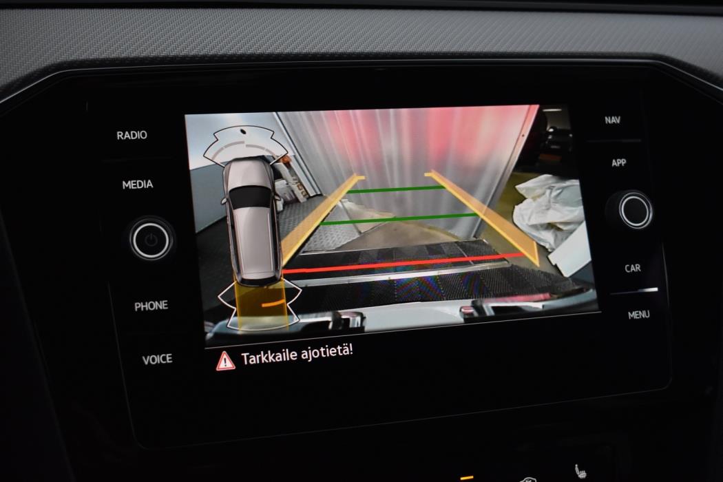 VOLKSWAGEN Passat 2024