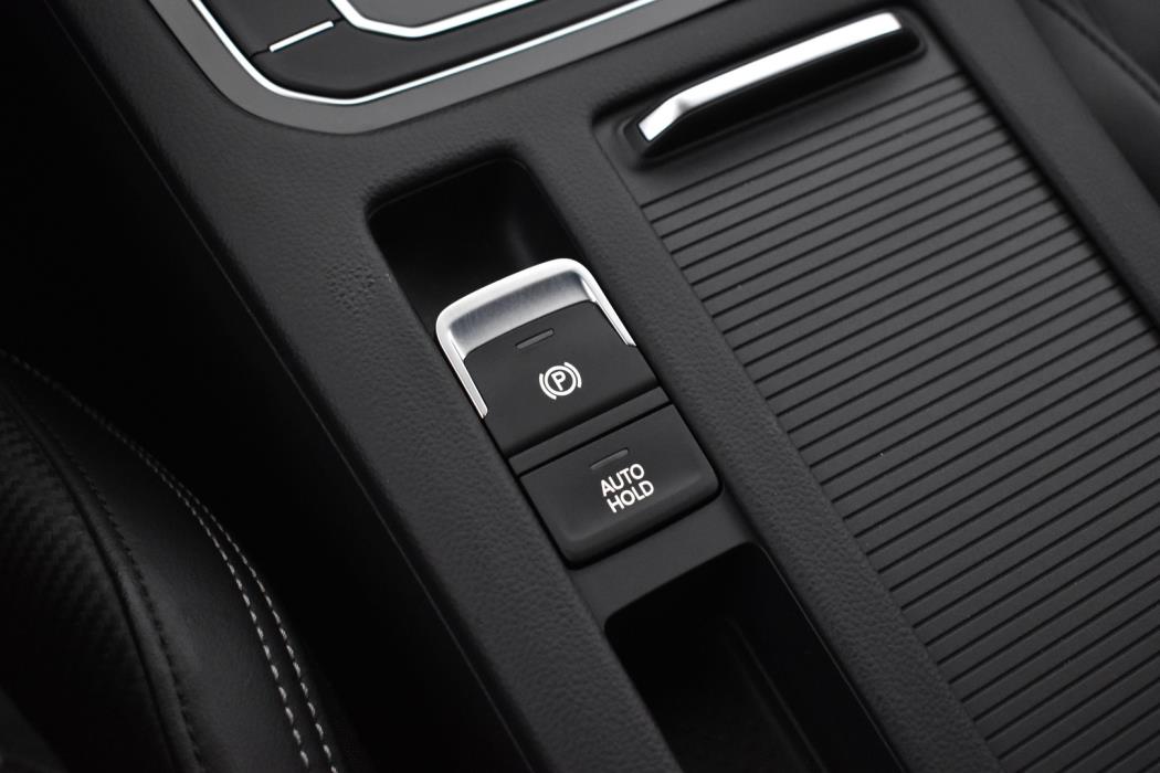 VOLKSWAGEN Passat 2024