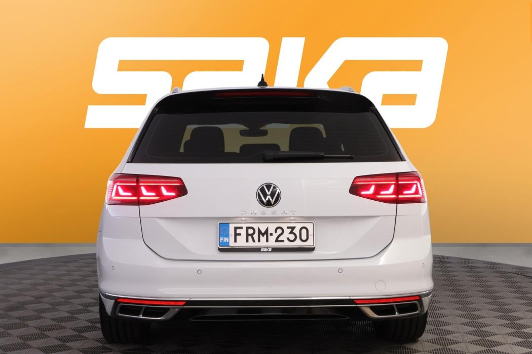 VOLKSWAGEN Passat 2024