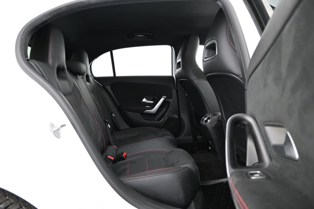 MERCEDES-BENZ A 2021