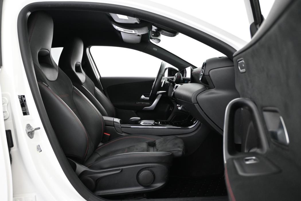 MERCEDES-BENZ A 2021