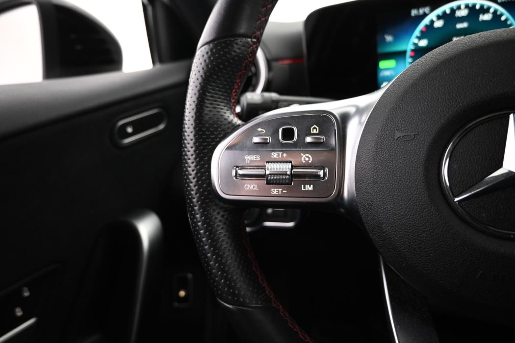 MERCEDES-BENZ A 2021