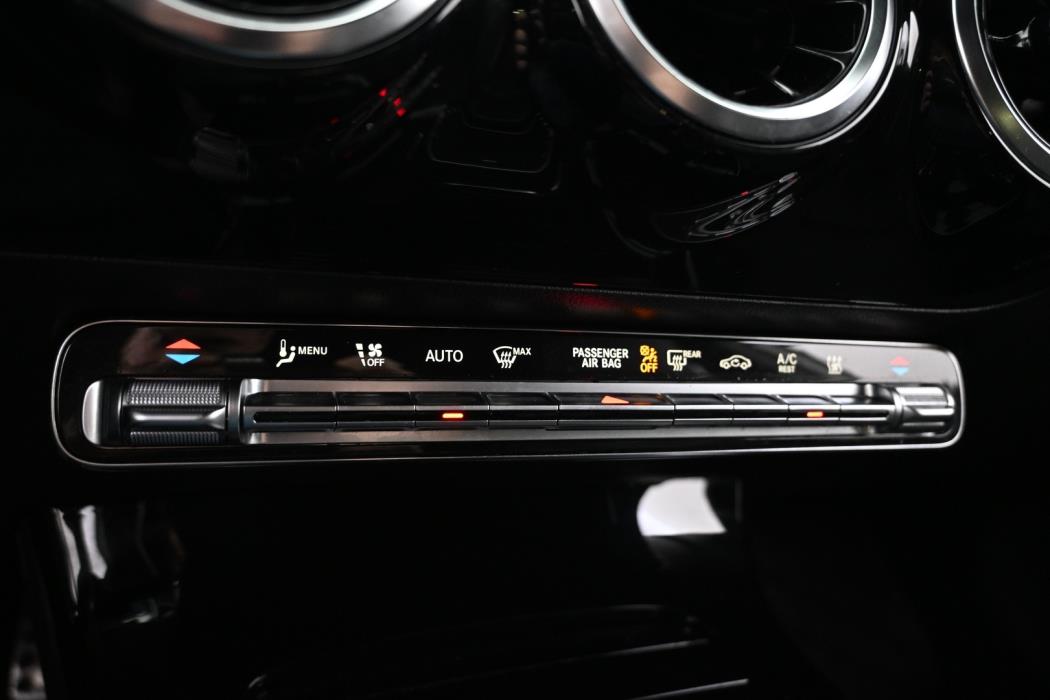 MERCEDES-BENZ A 2021