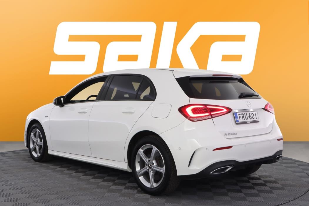 MERCEDES-BENZ A 2021