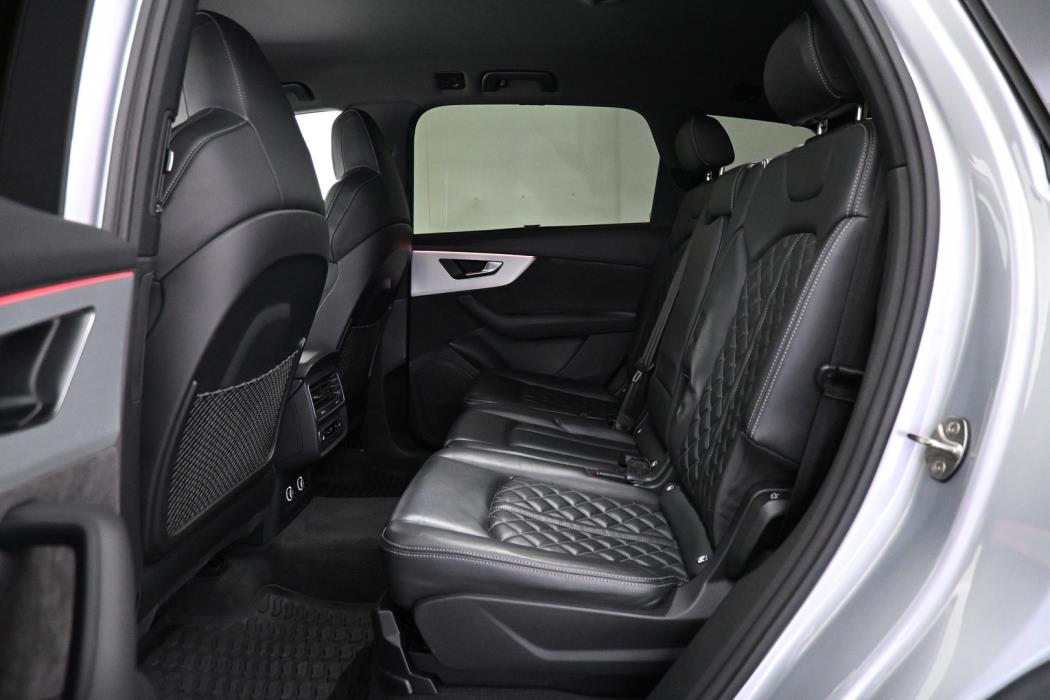 AUDI Q7 2020