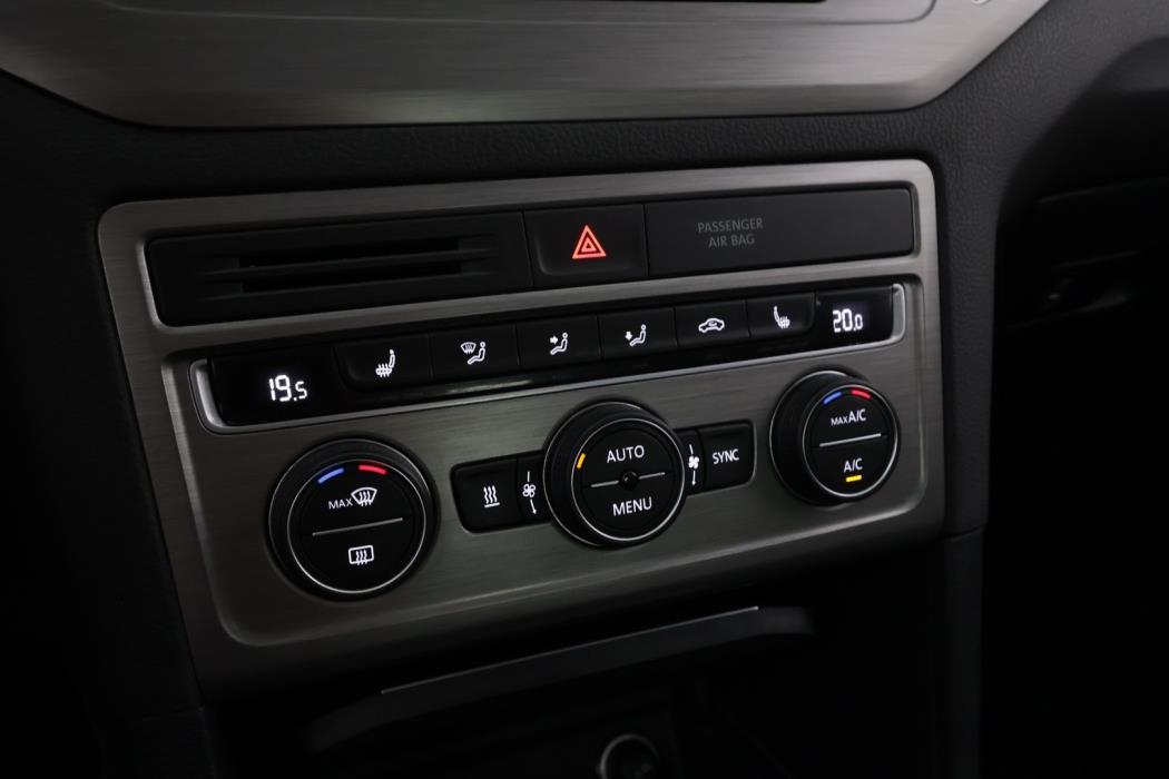 VOLKSWAGEN Golf Sportsvan 2014