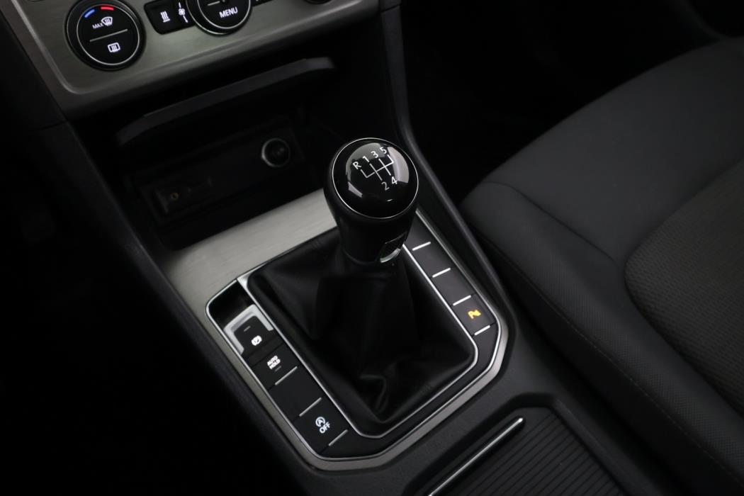 VOLKSWAGEN Golf Sportsvan 2014