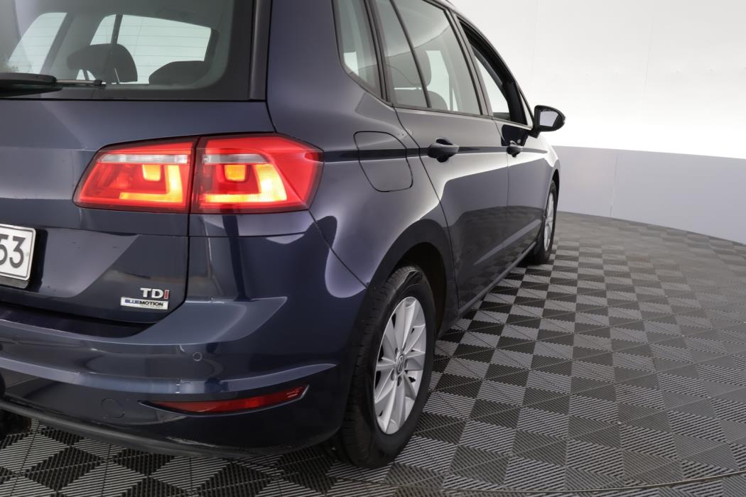 VOLKSWAGEN Golf Sportsvan 2014