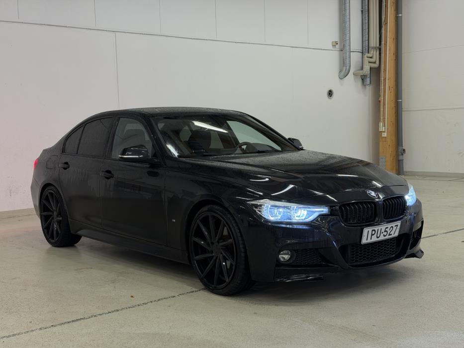 BMW 330 2018