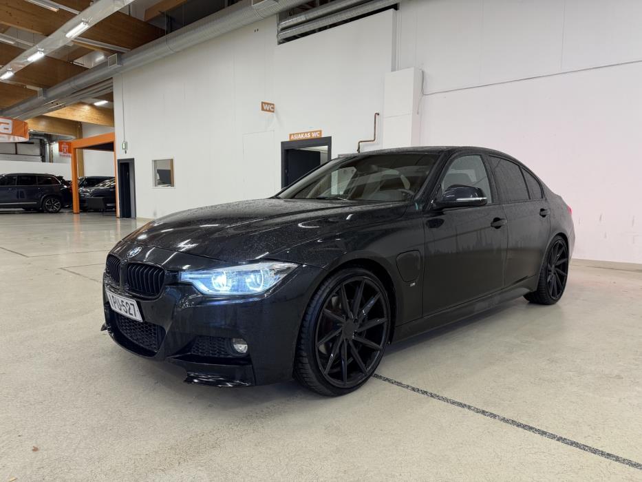 BMW 330 2018