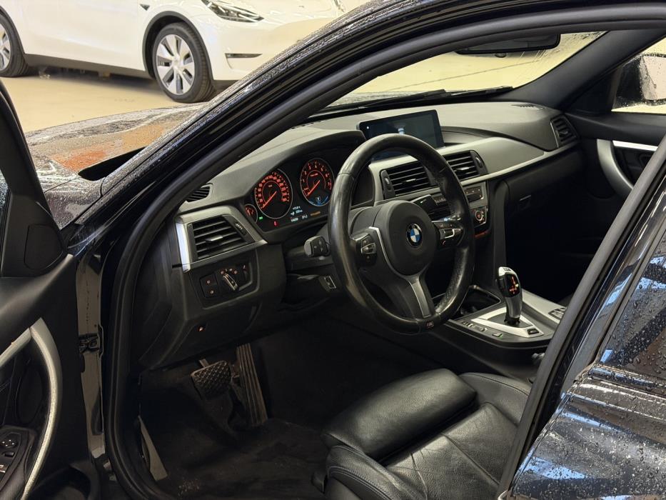 BMW 330 2018