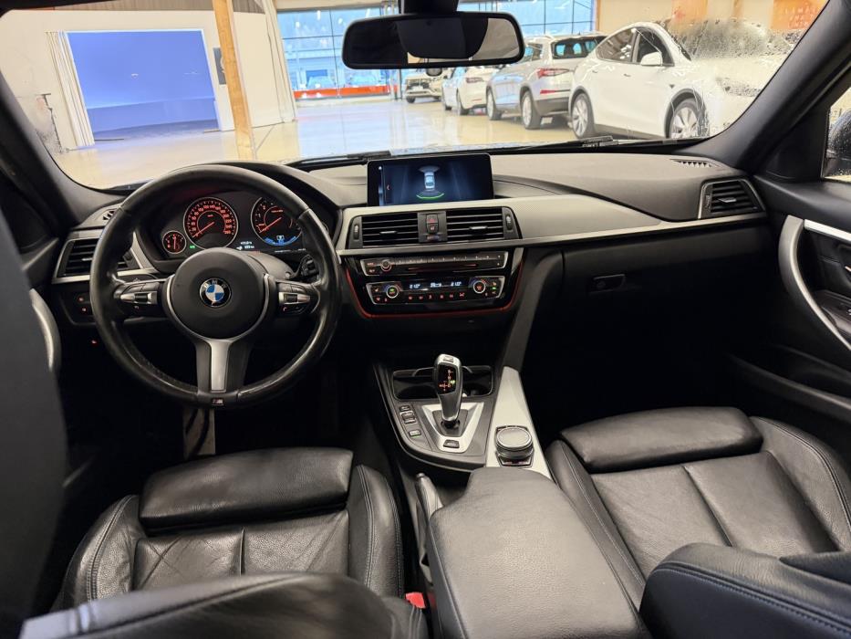 BMW 330 2018